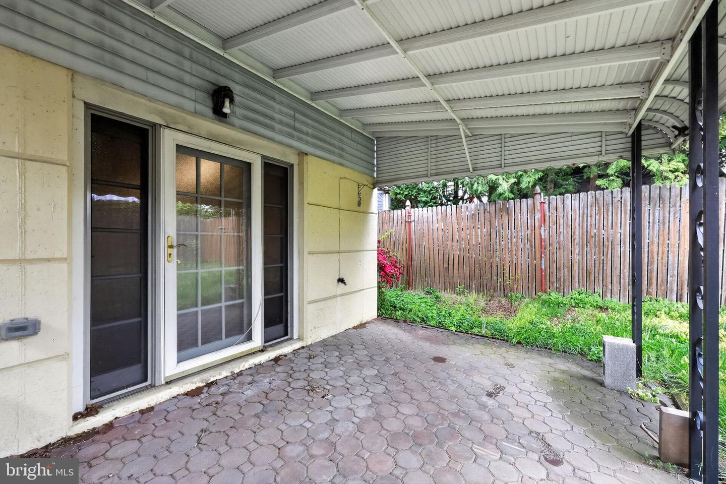 9609 Hoff Street photo 4