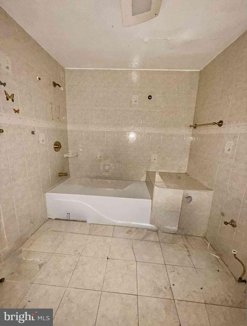 3324 N Mascher Street photo 9