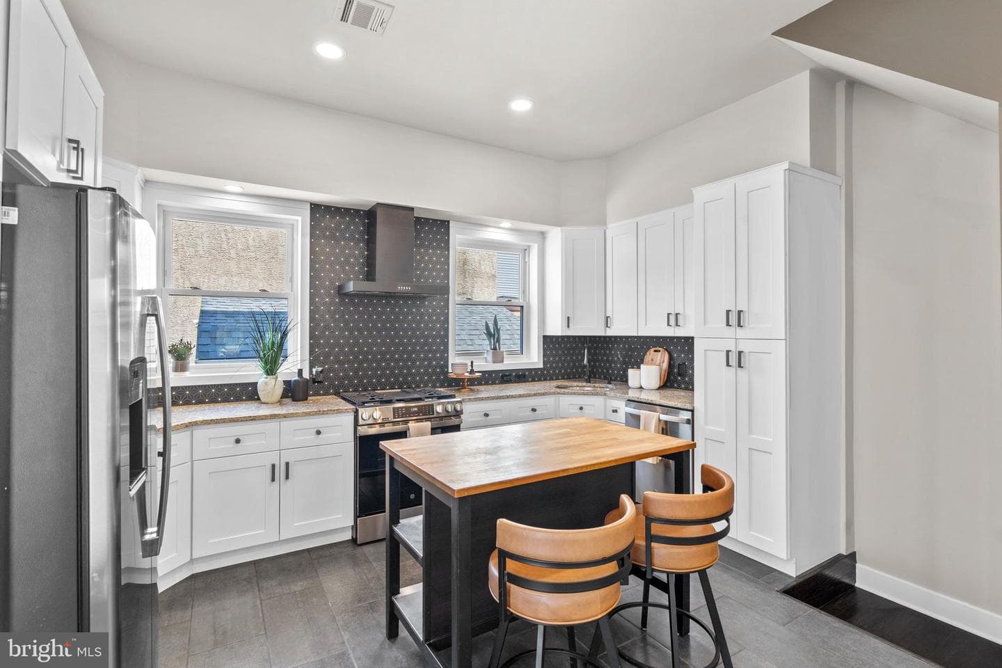 2548 Coral Street photo 6