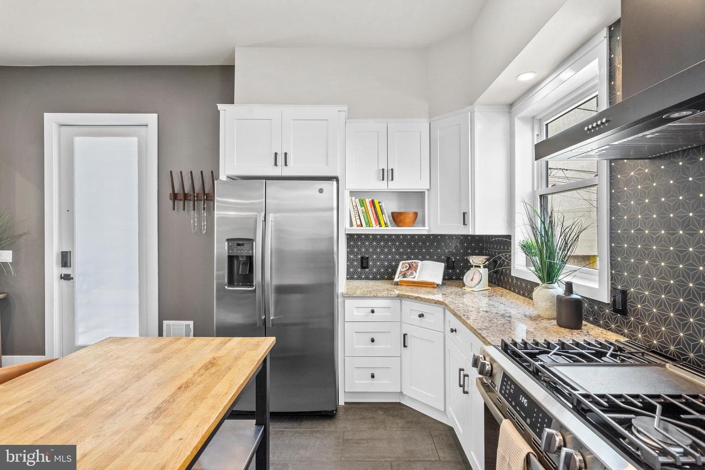 2548 Coral Street photo 8