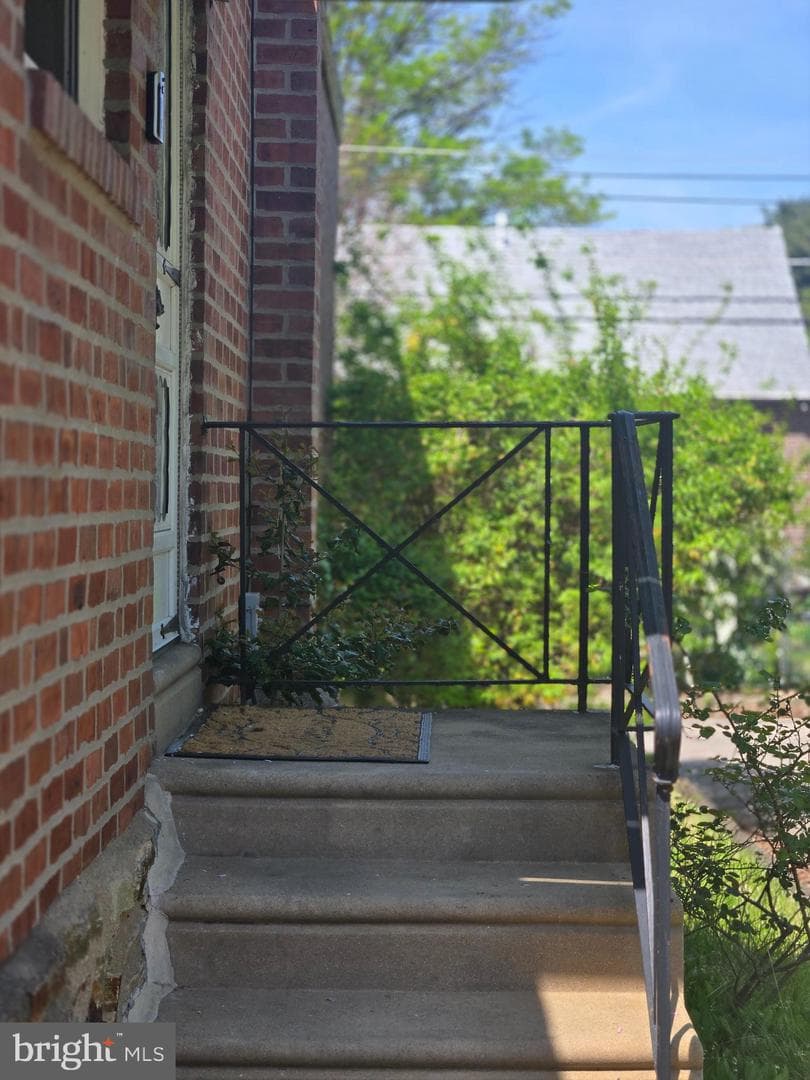 7382 Shelbourne Street photo 6