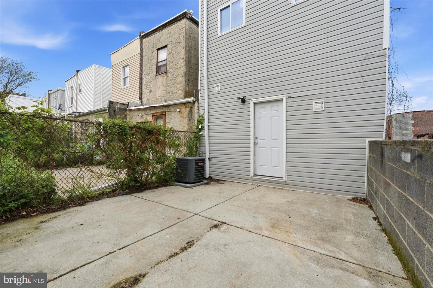 2512 W Sergeant Street photo 15
