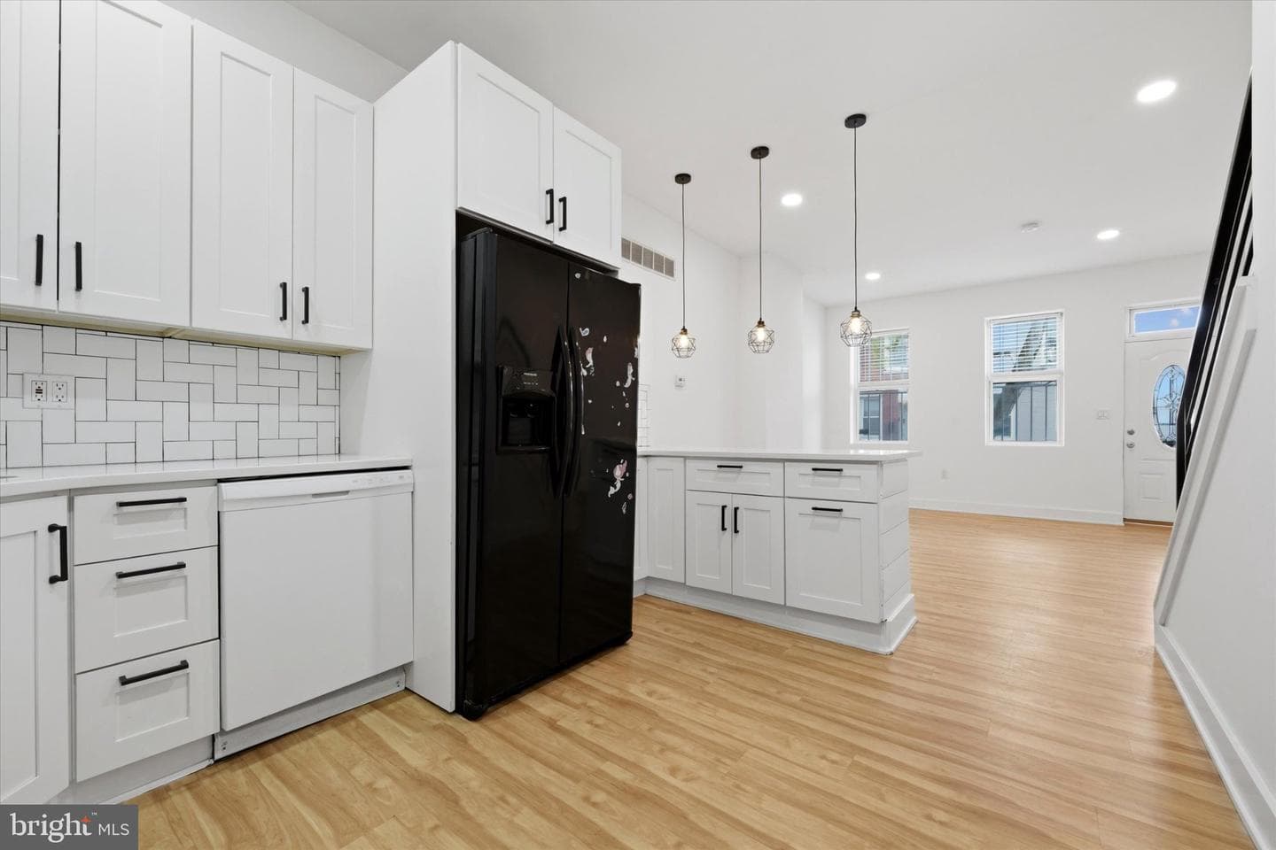 2512 W Sergeant Street photo 5