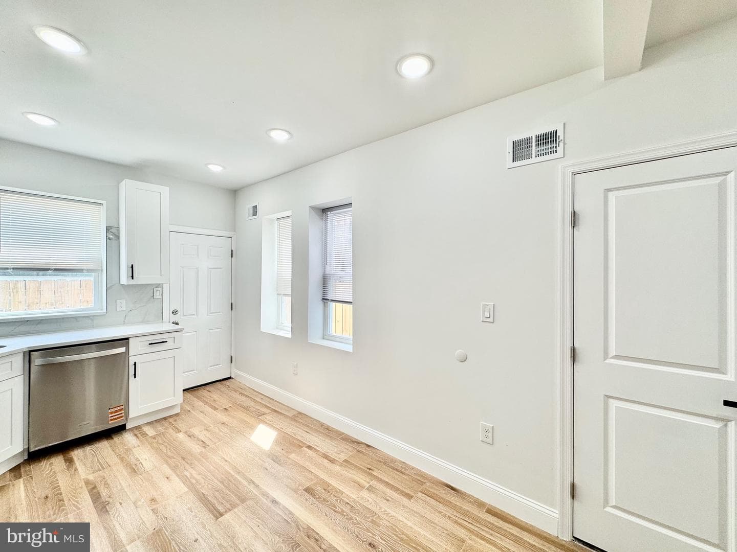 2627 S Jessup Street photo 9