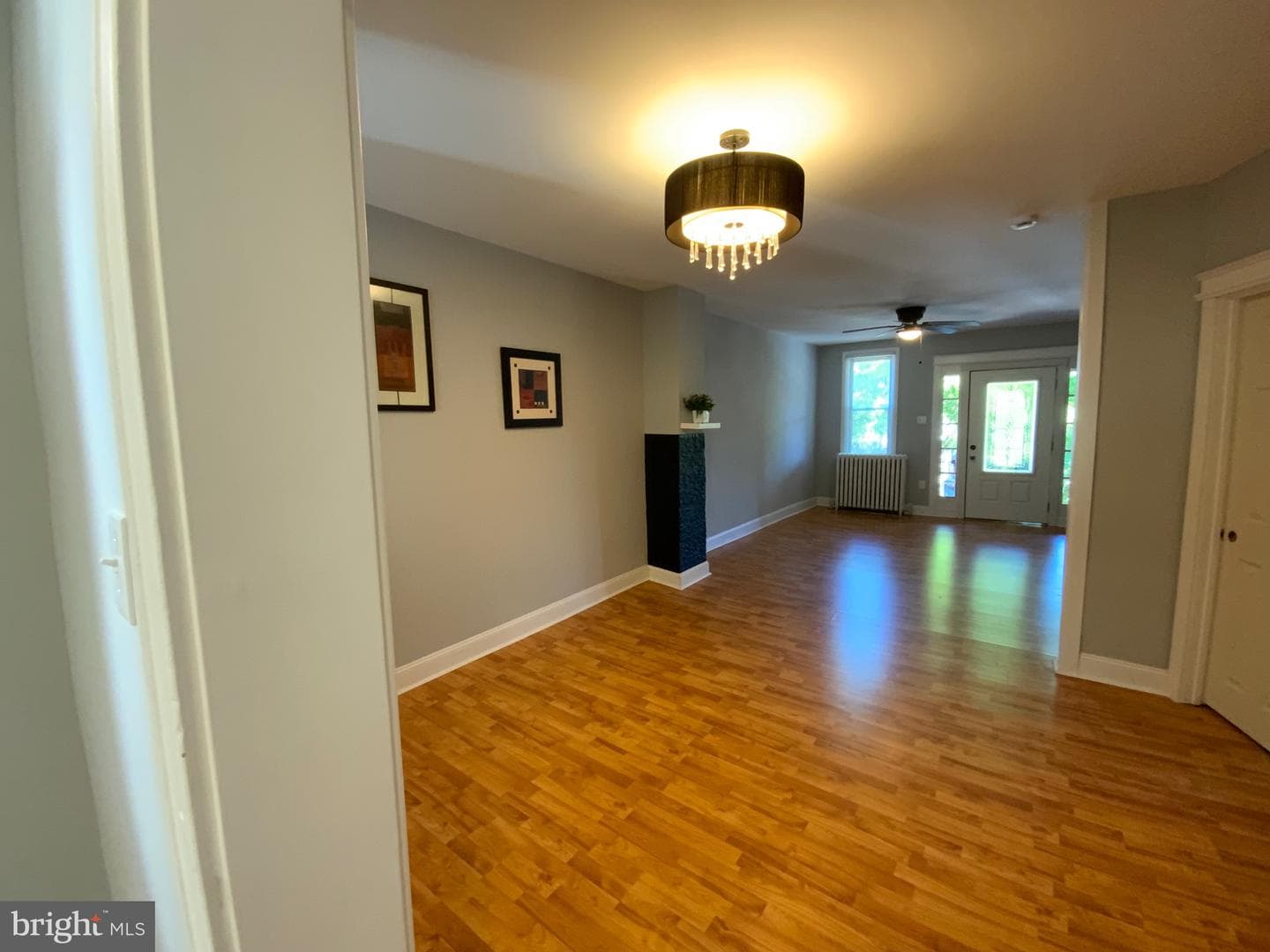 427 E Sharpnack Street photo 14