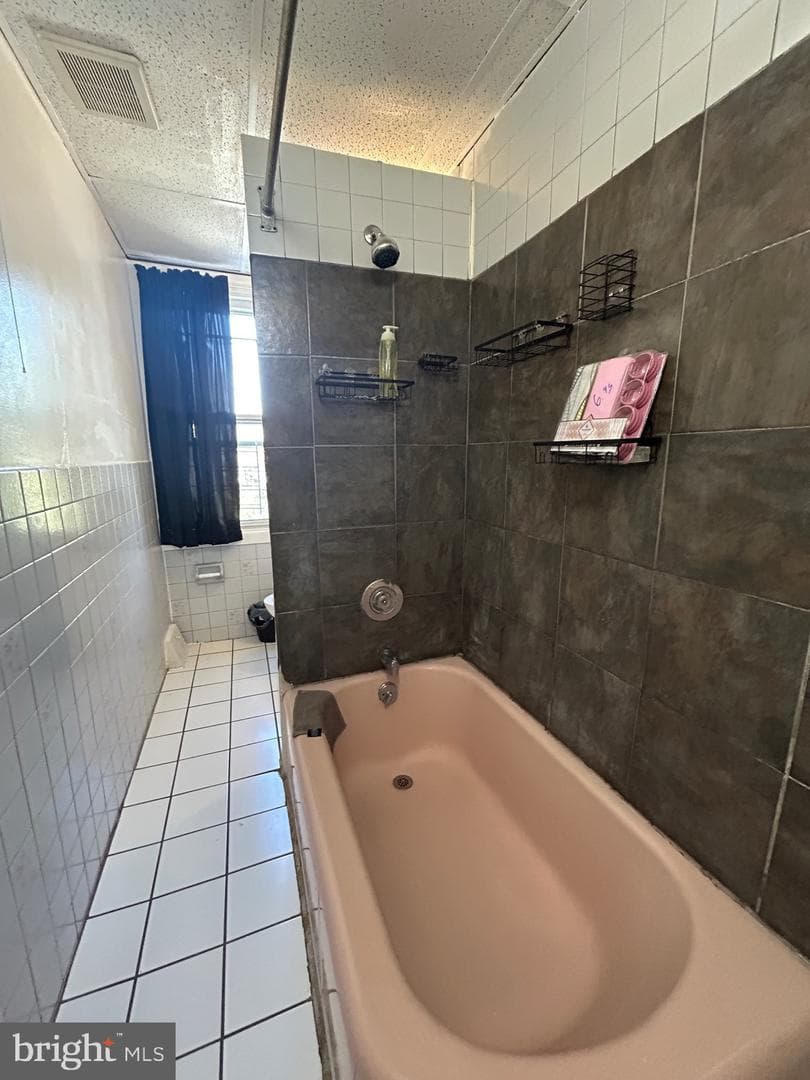 1515 Overington Street photo 16