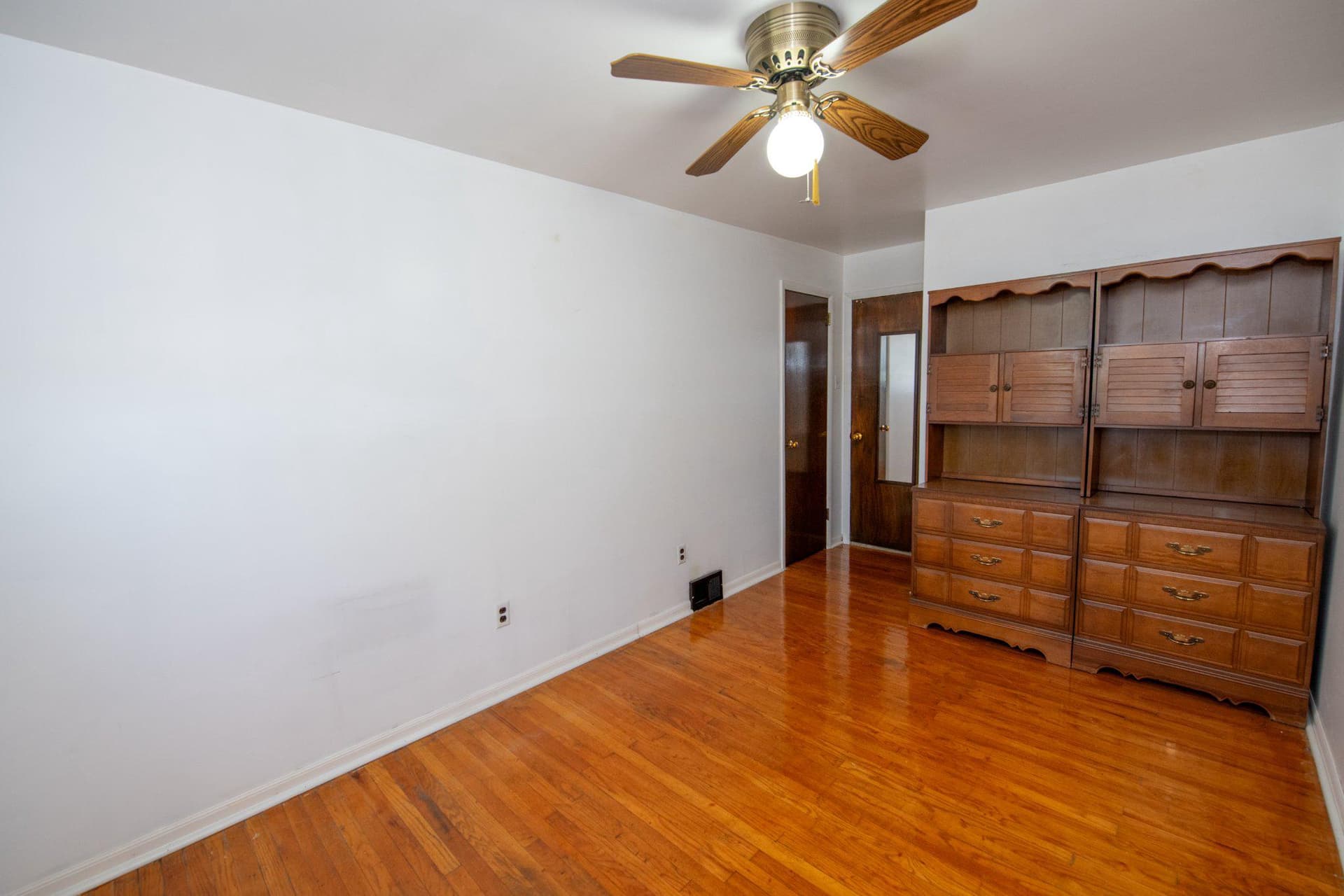 3410 Aubrey Avenue photo 28