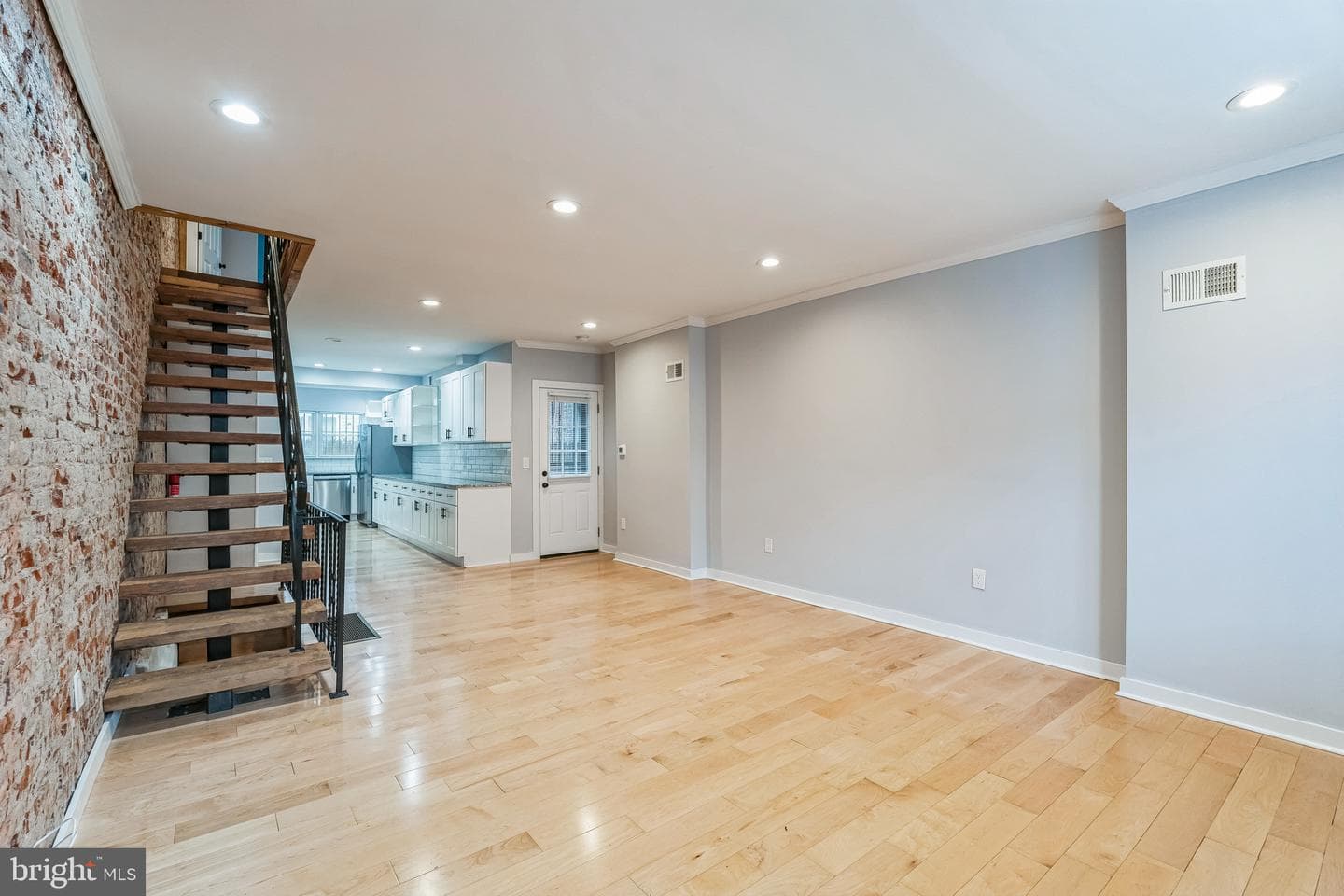 2317 Moore Street photo 3
