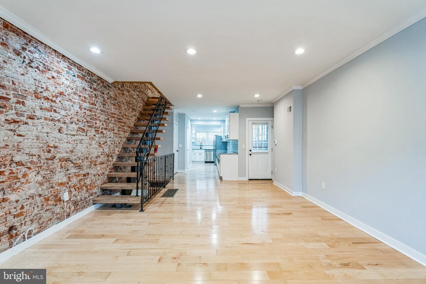 2317 Moore Street photo 4