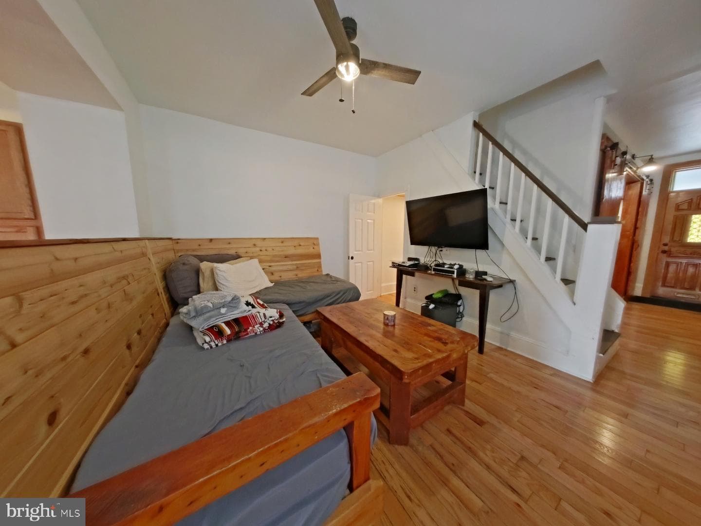 4490 Livingston Street photo 13
