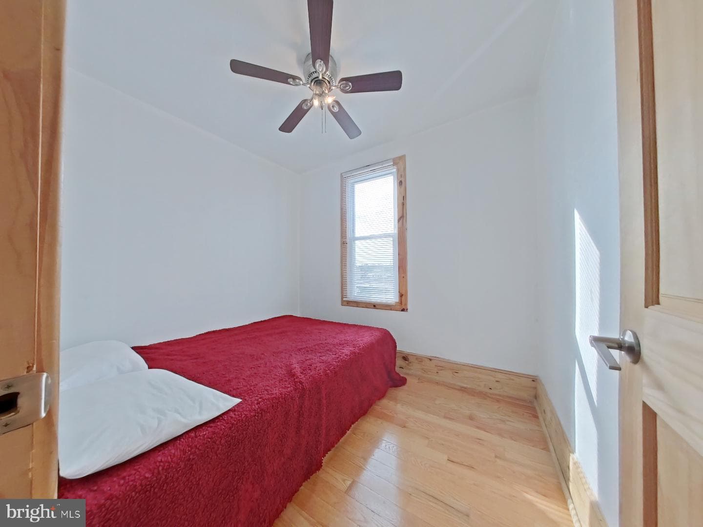 4490 Livingston Street photo 21