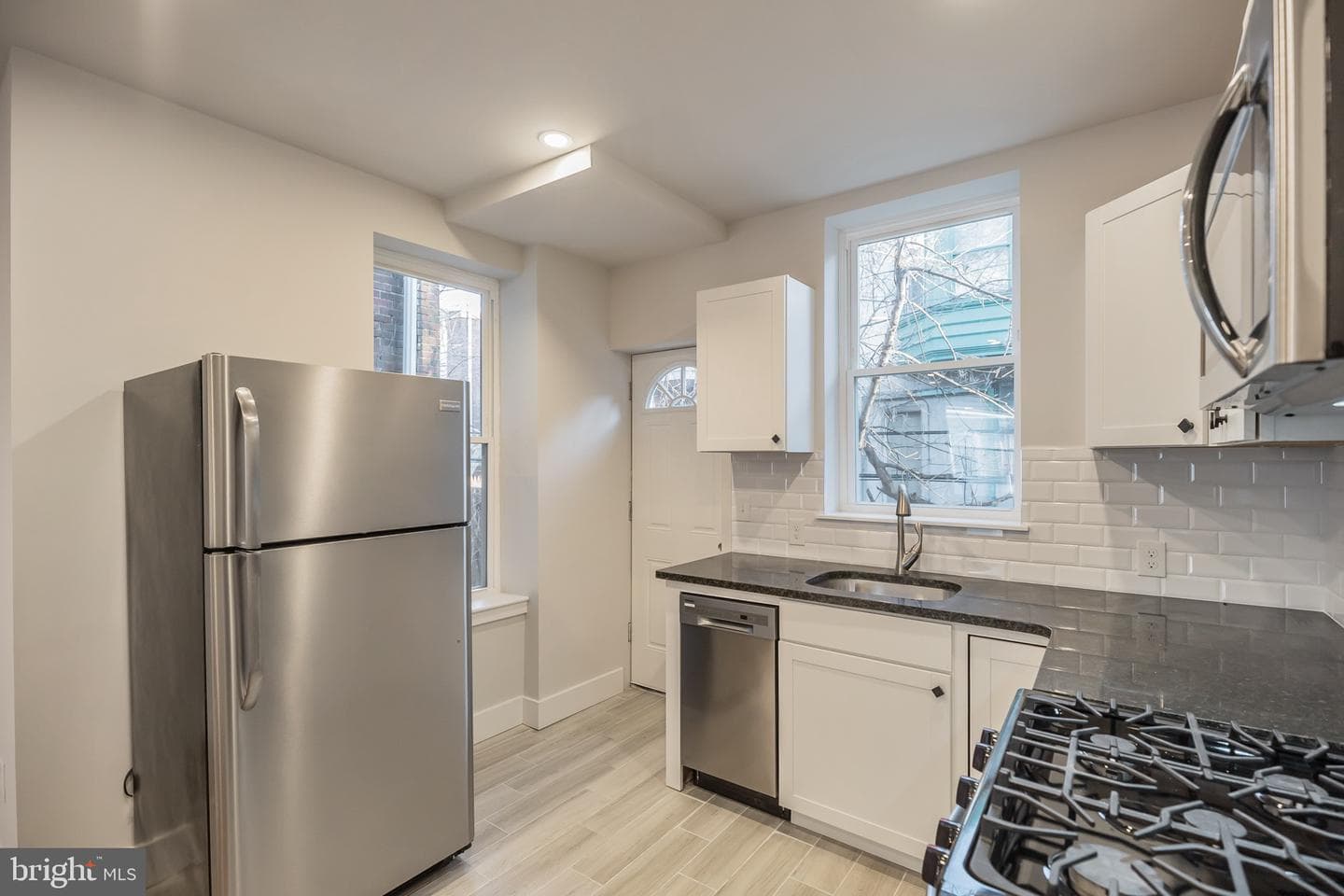 1227 S Peach Street photo 6