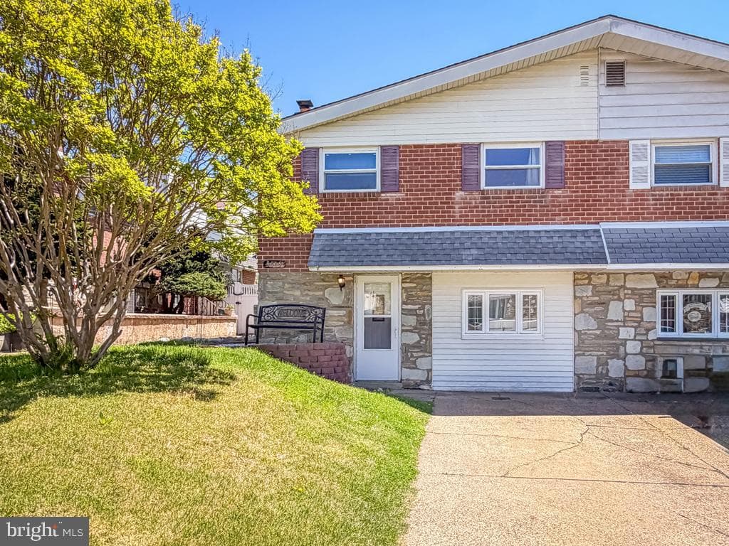 9015 Cloverly Road photo 2