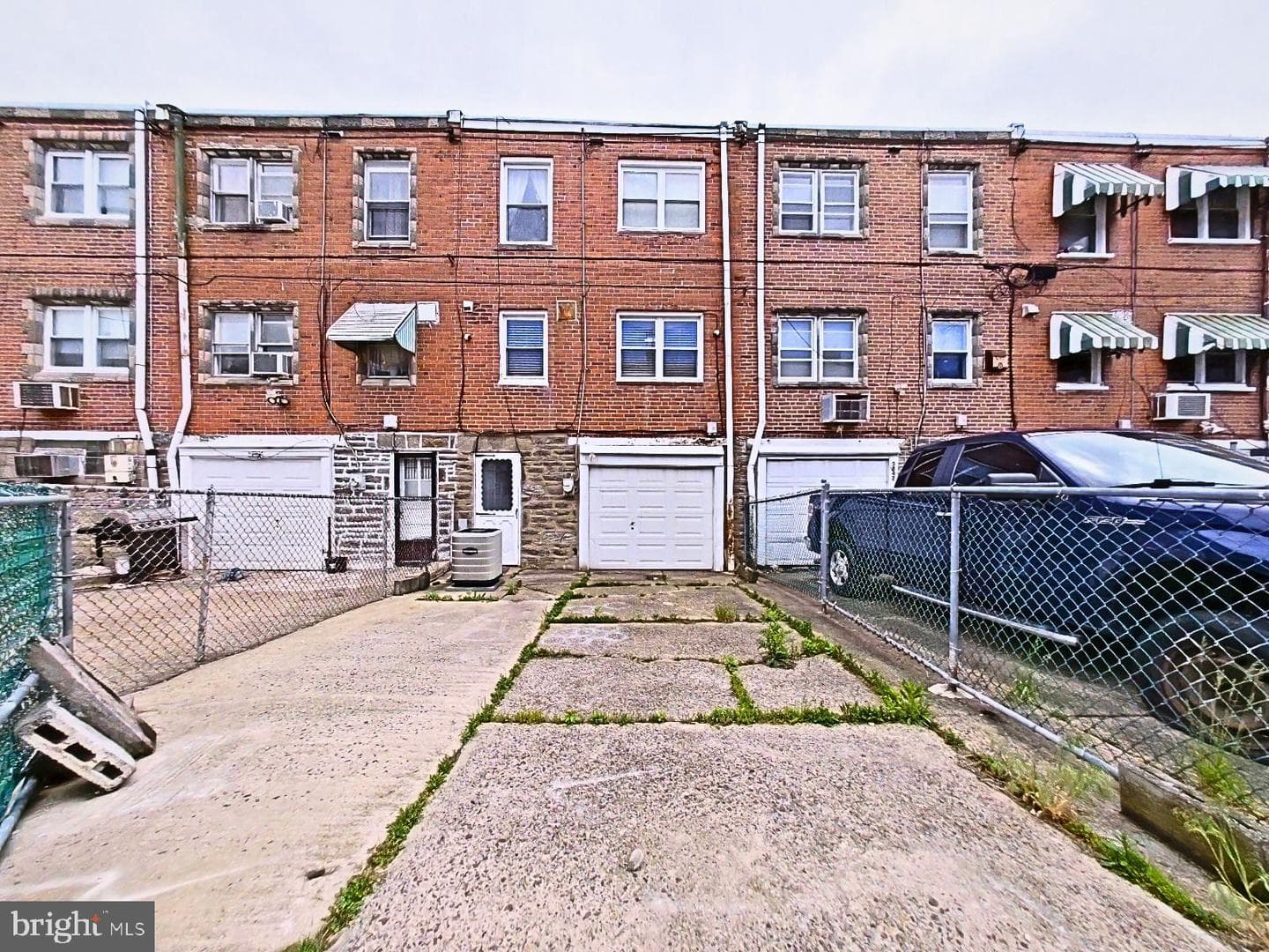 5844 Saul Street photo 32