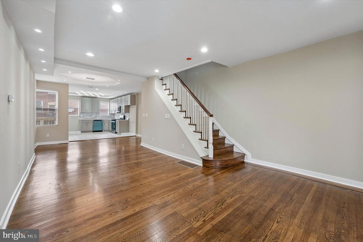 6221 Gardenia Street photo 8