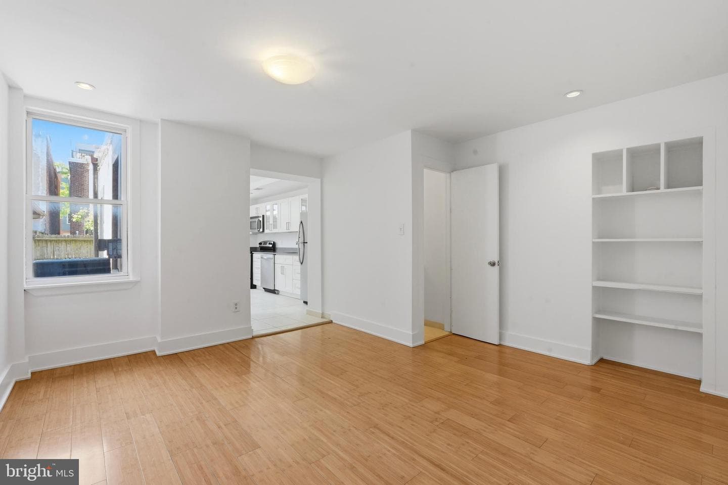 2066 E Fletcher Street photo 4