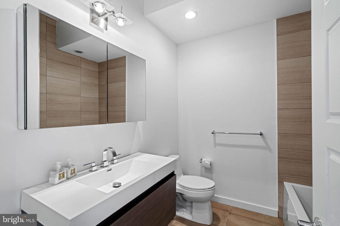 418 Wallace Street photo 13
