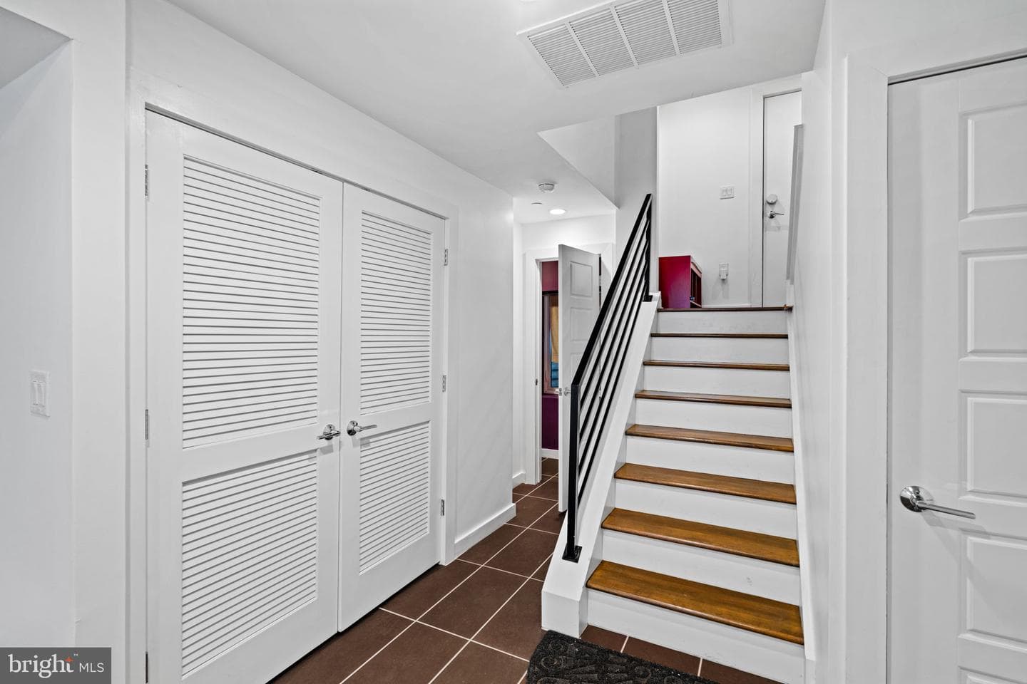 418 Wallace Street photo 25