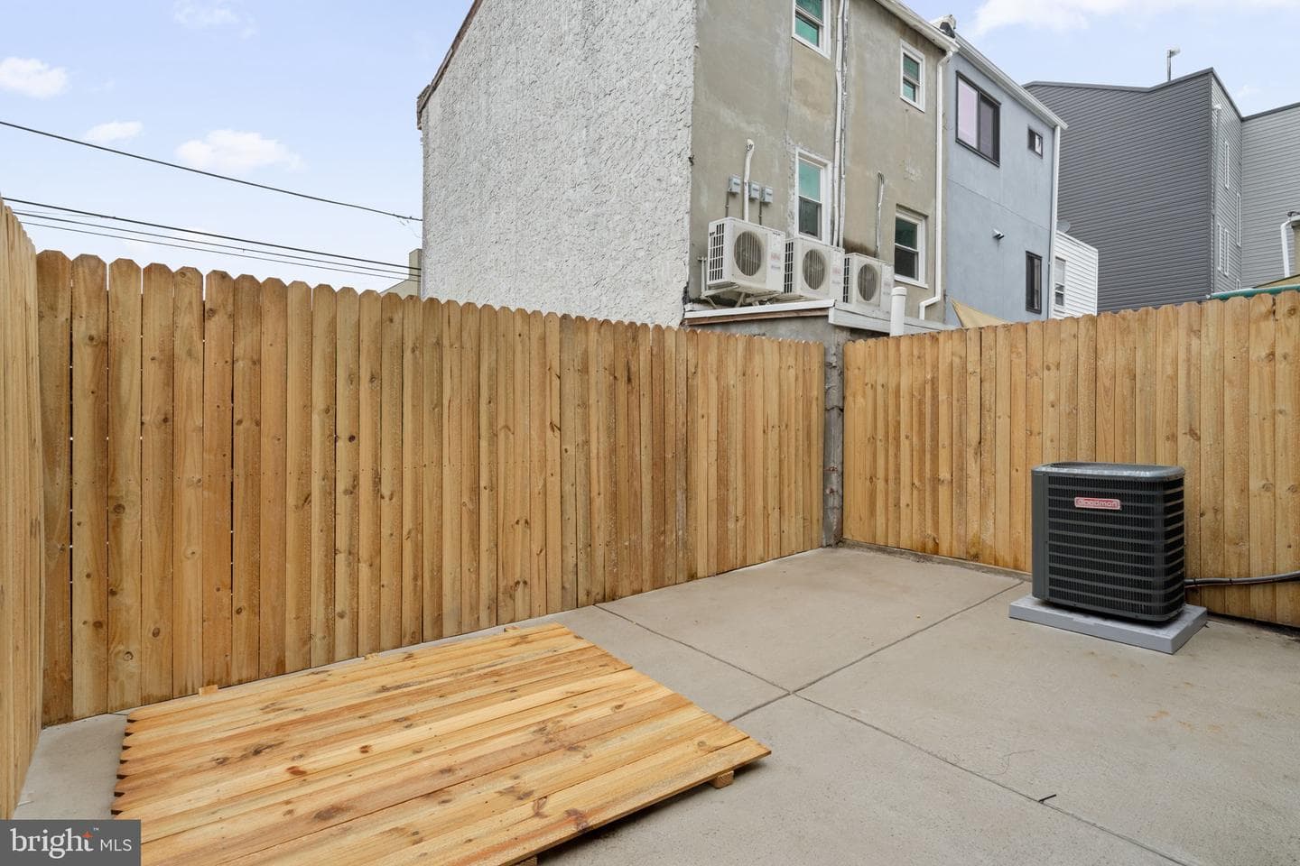 1530 N Lawrence Street photo 14