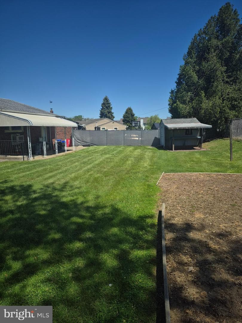 9717 Dedaker Street photo 16
