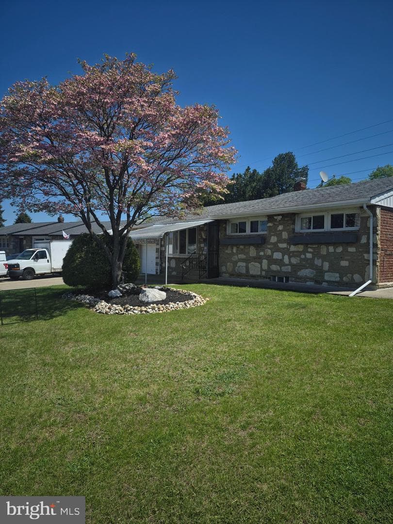 9717 Dedaker Street photo 6