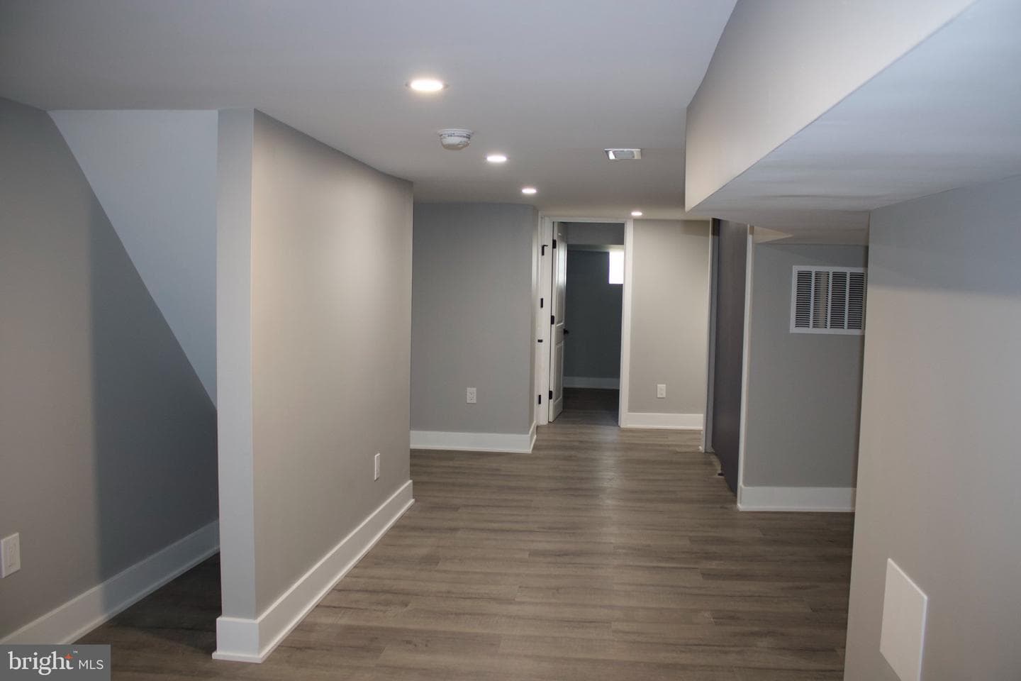 134 W Ruscomb Street photo 16
