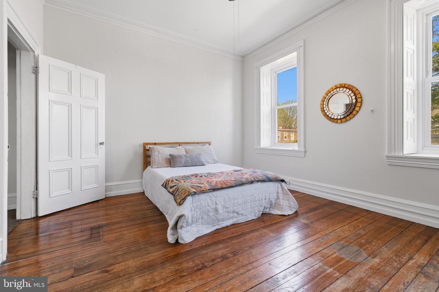 3521-23 Ainslie Street photo 19