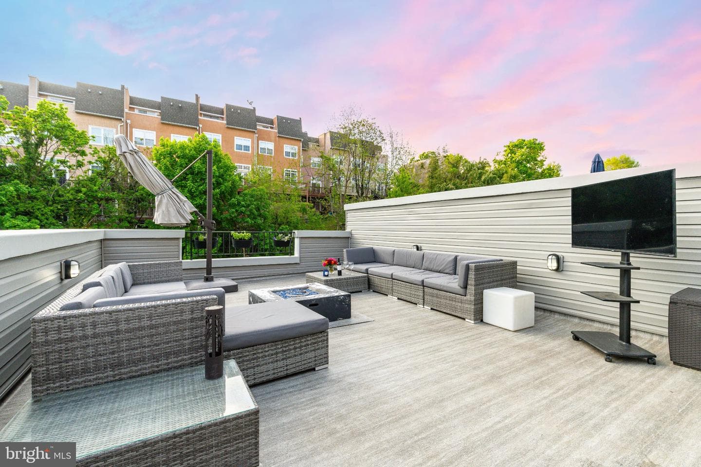 239 Lyceum Avenue photo 33