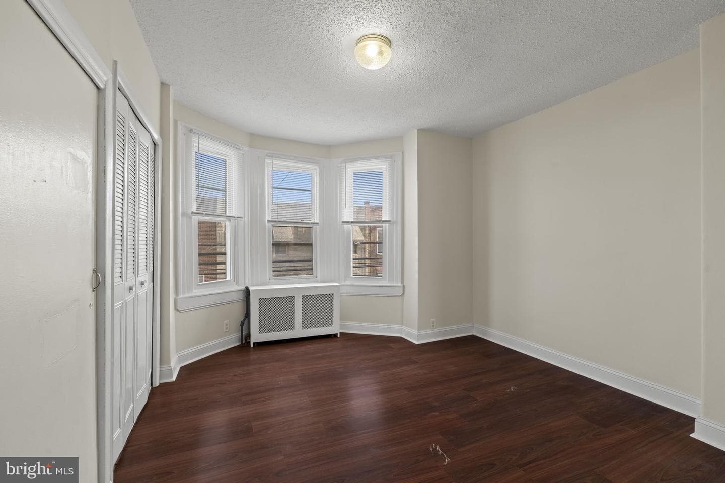 2054 Mckean Street photo 23