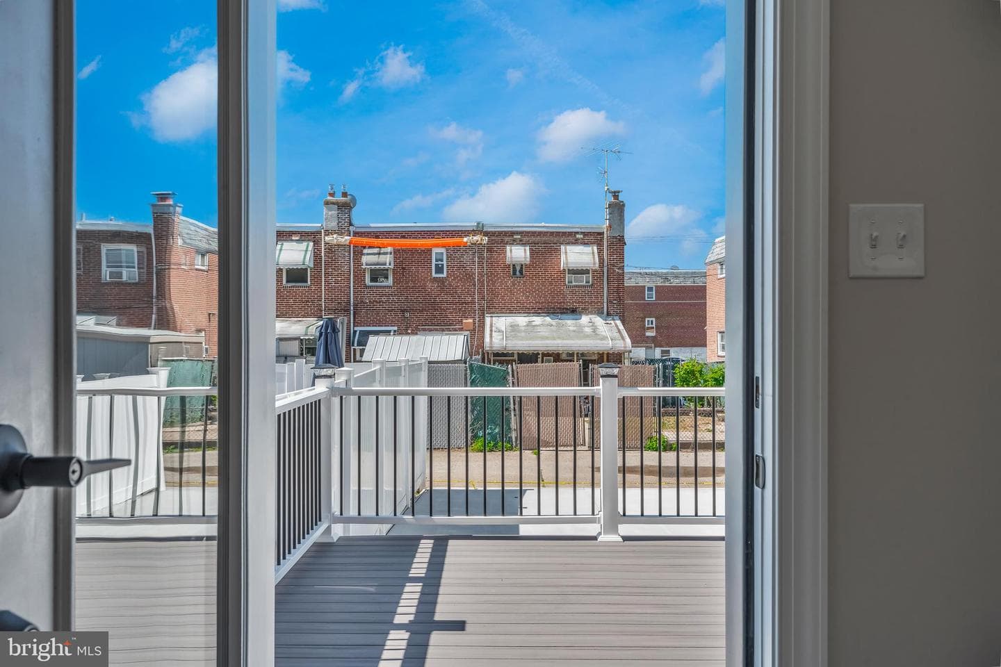 1622 E Howell Street photo 11