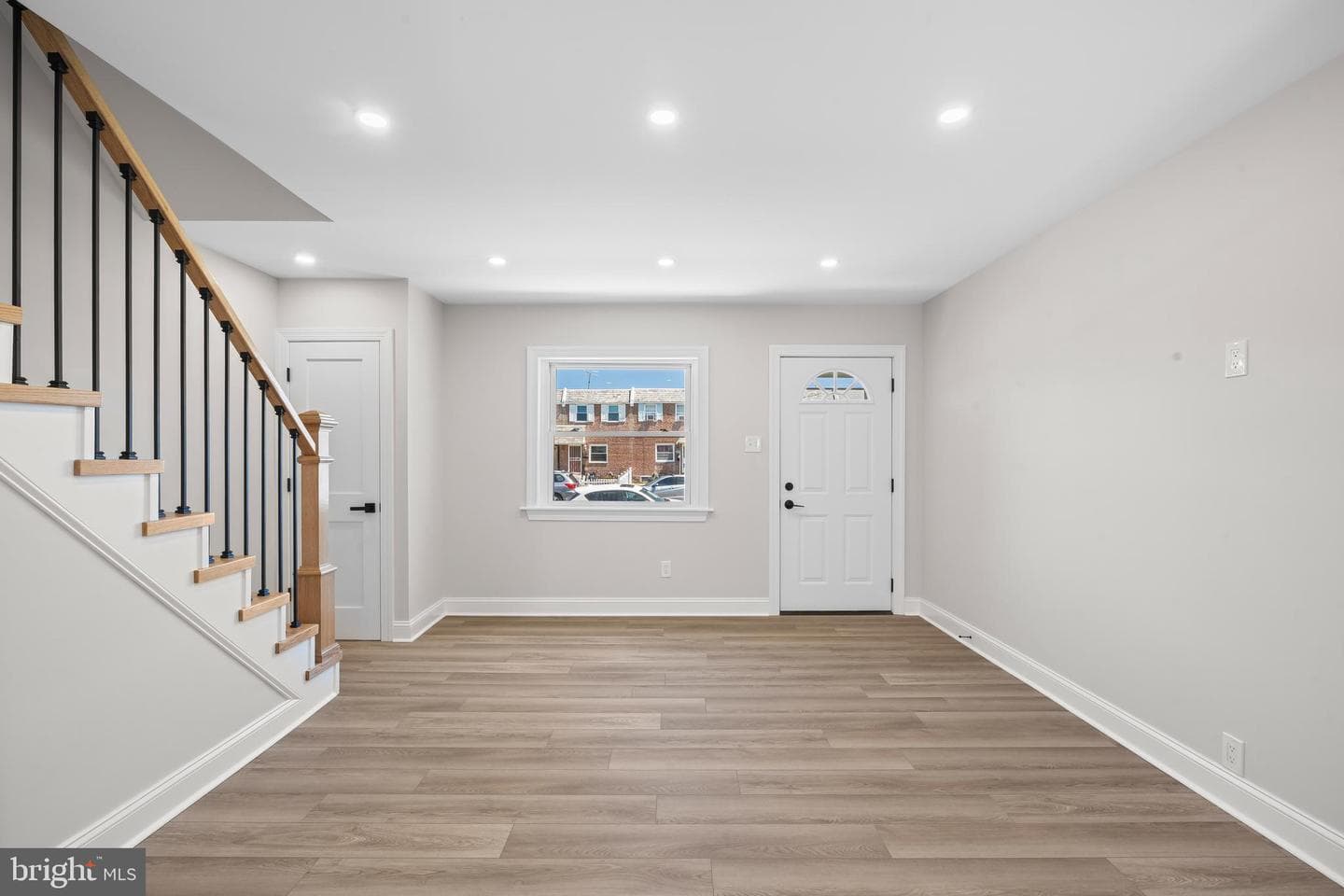 1622 E Howell Street photo 18