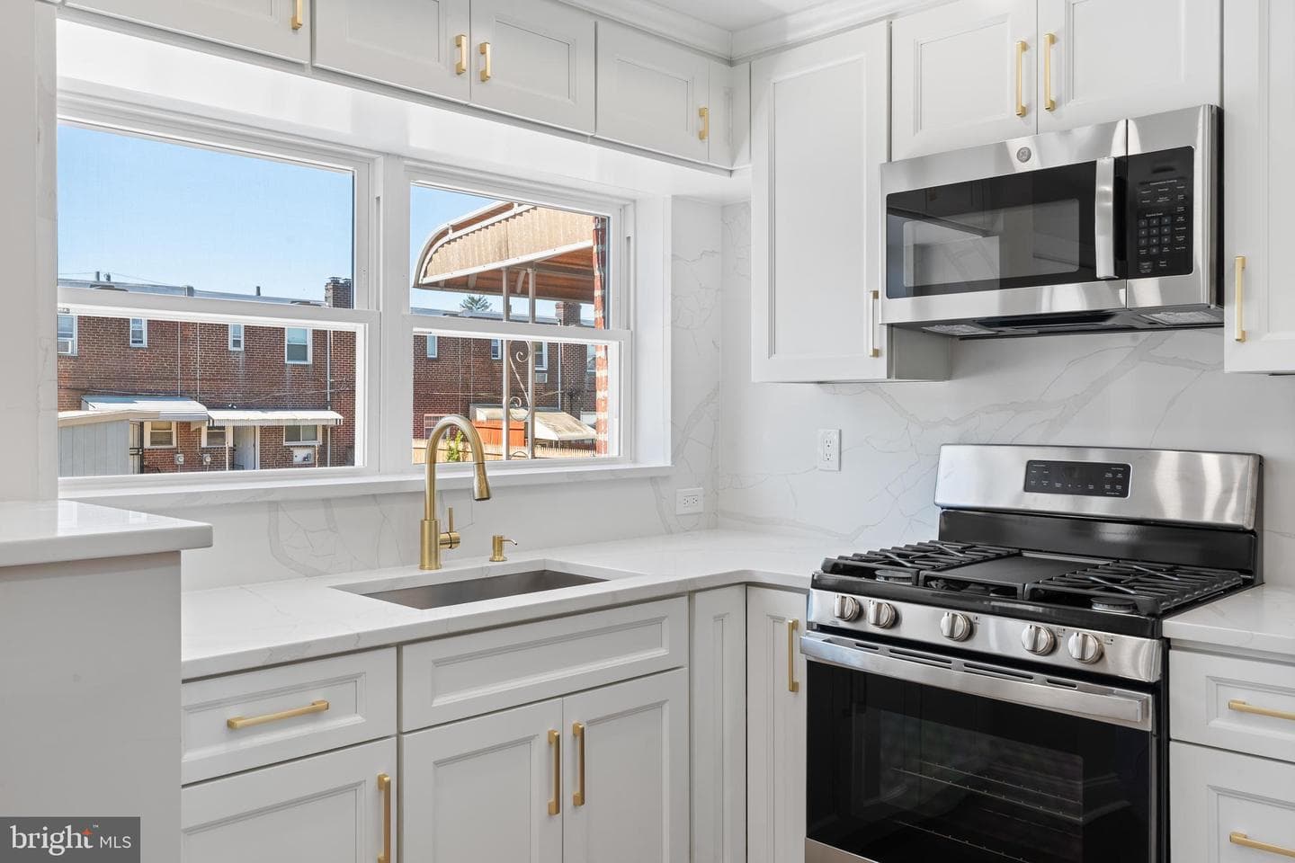 1622 E Howell Street photo 22