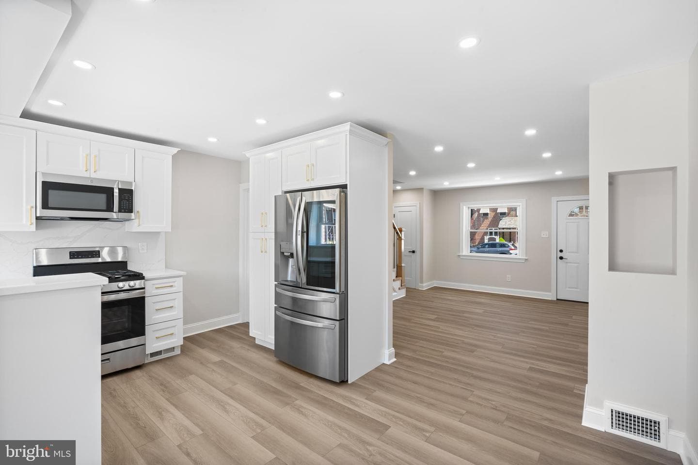 1622 E Howell Street photo 25