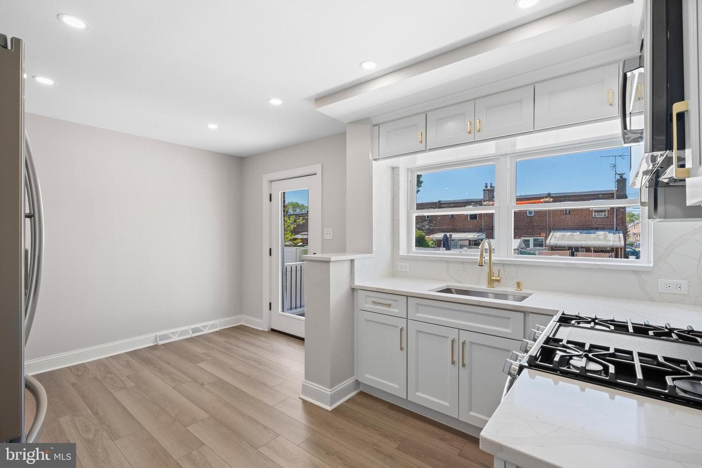 1622 E Howell Street photo 26