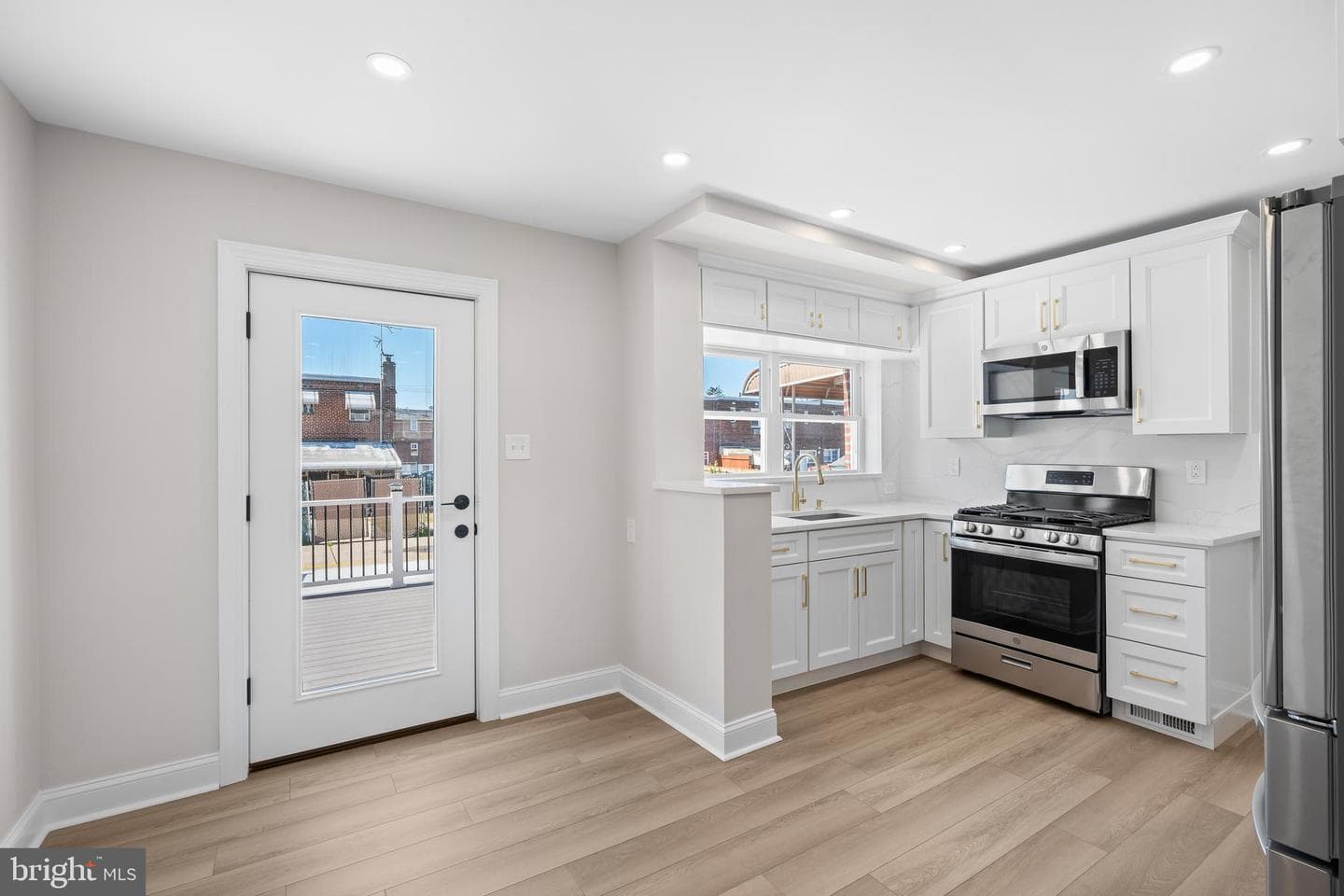 1622 E Howell Street photo 27