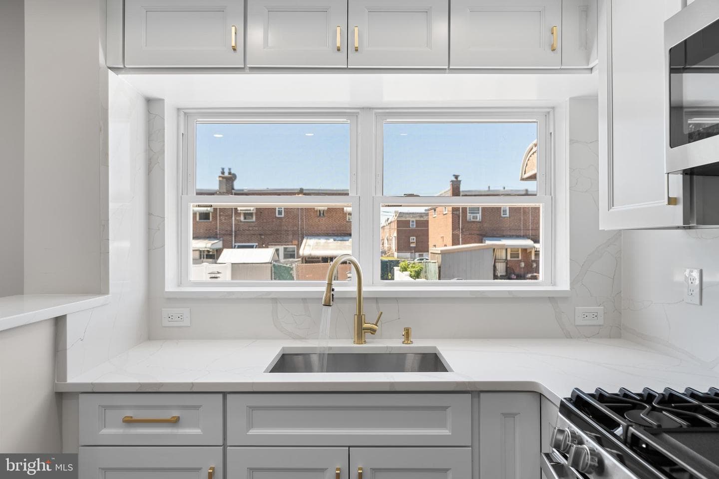 1622 E Howell Street photo 28