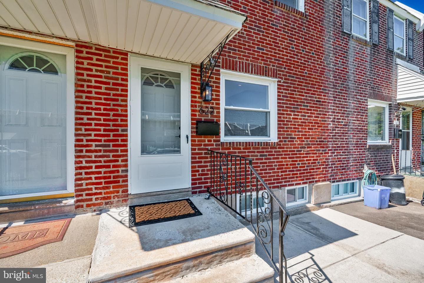 1622 E Howell Street photo 3