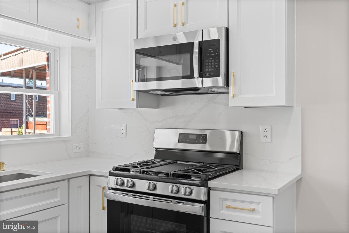 1622 E Howell Street photo 30