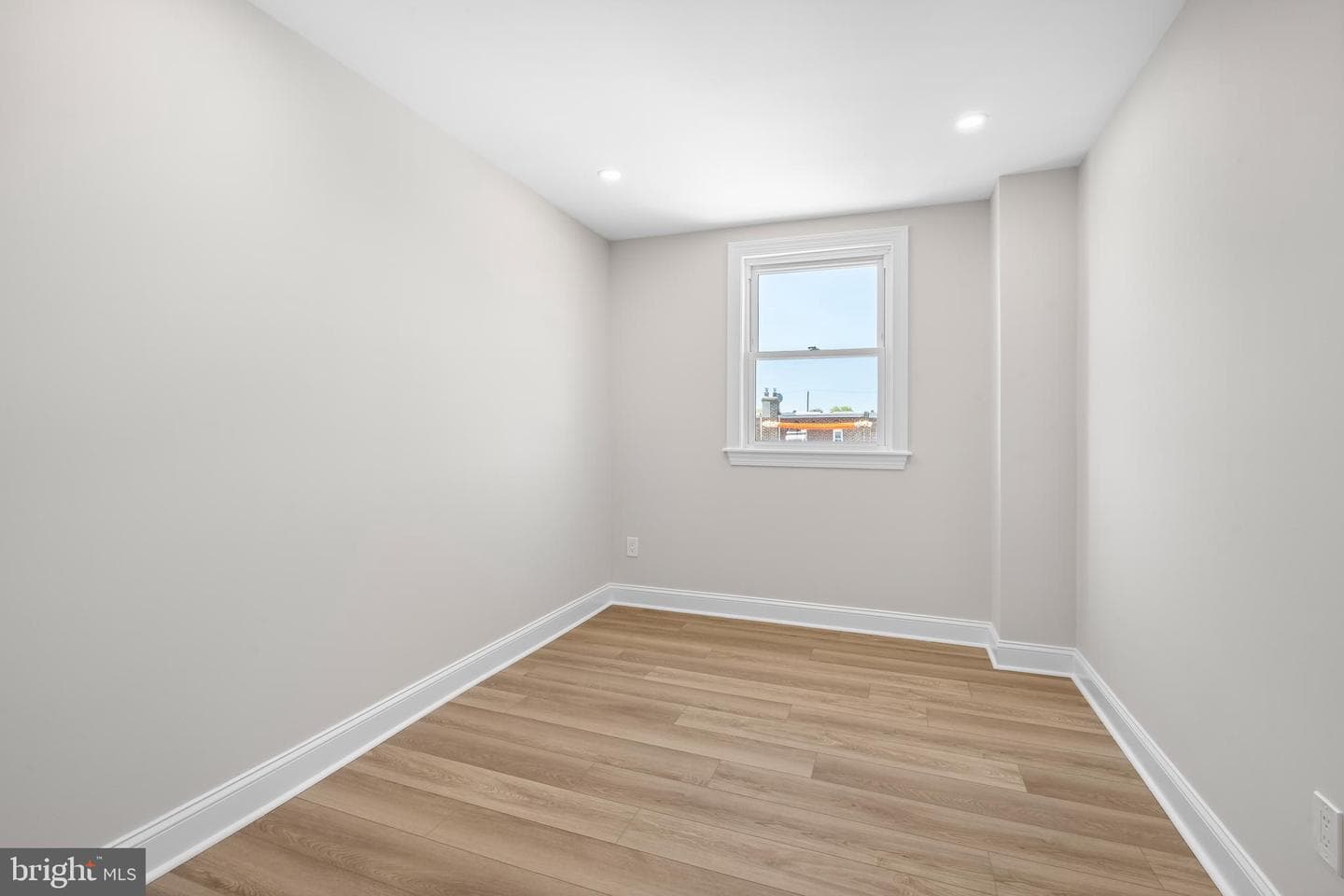 1622 E Howell Street photo 42