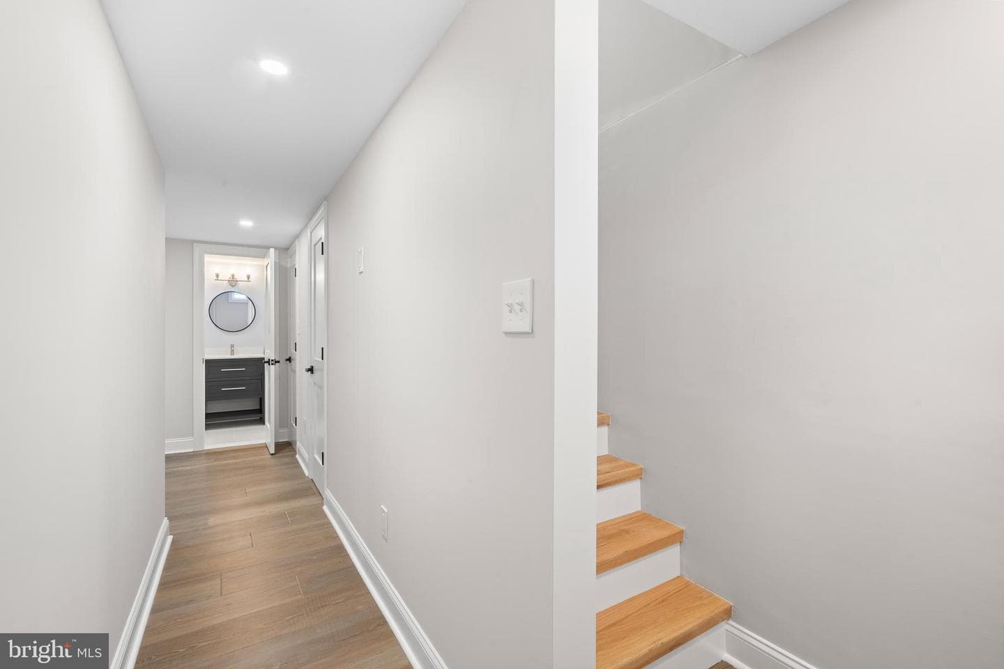 1622 E Howell Street photo 45