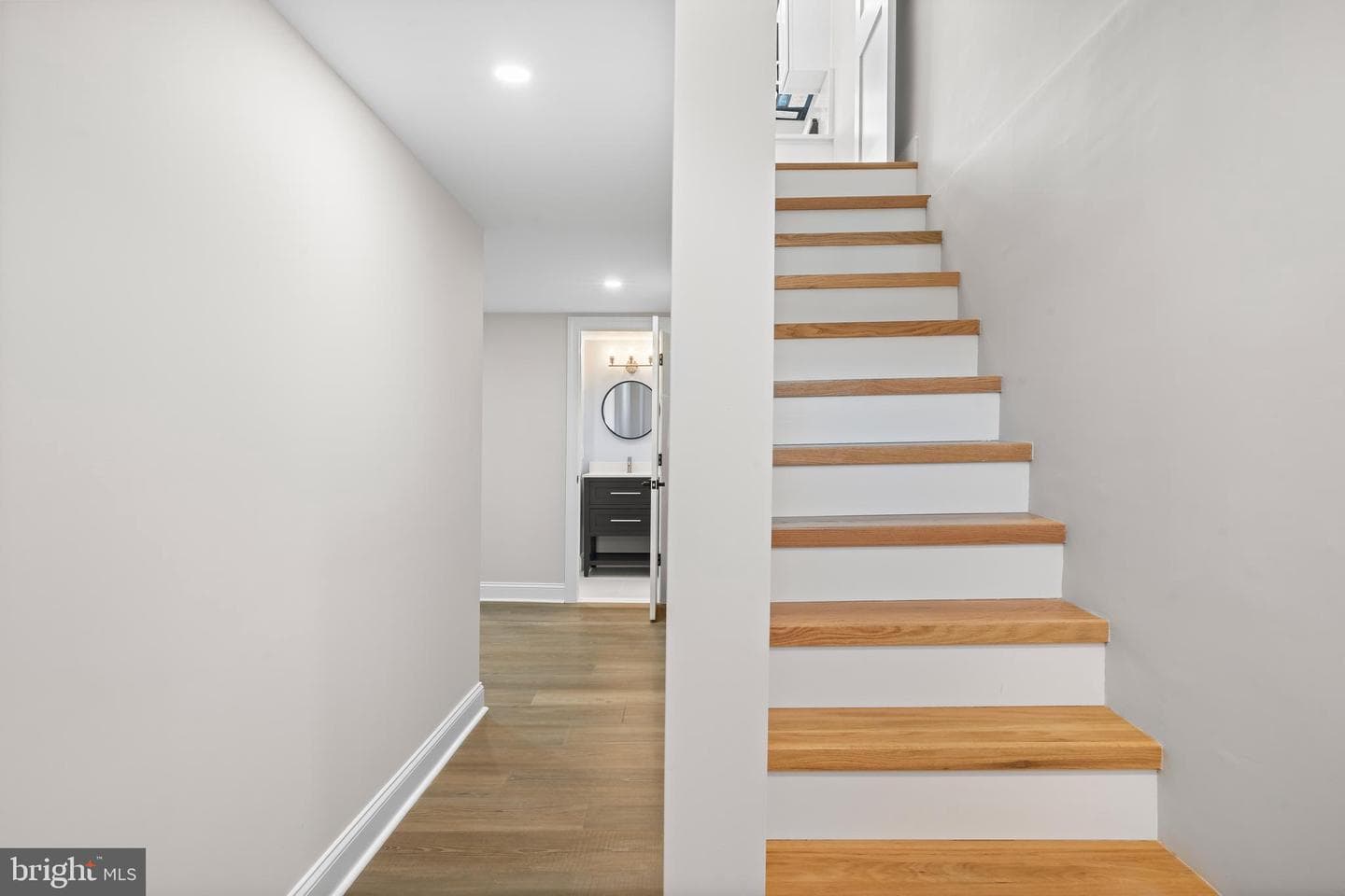 1622 E Howell Street photo 48