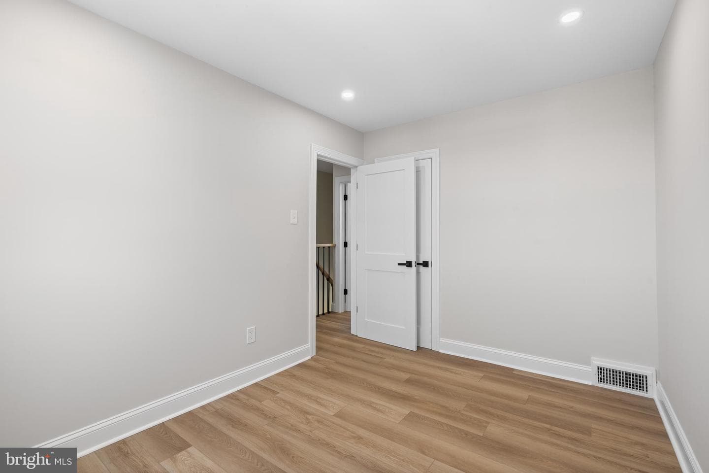 1622 E Howell Street photo 50
