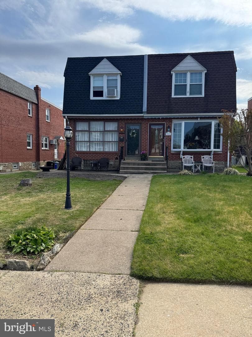 1018 Loney Street photo 2