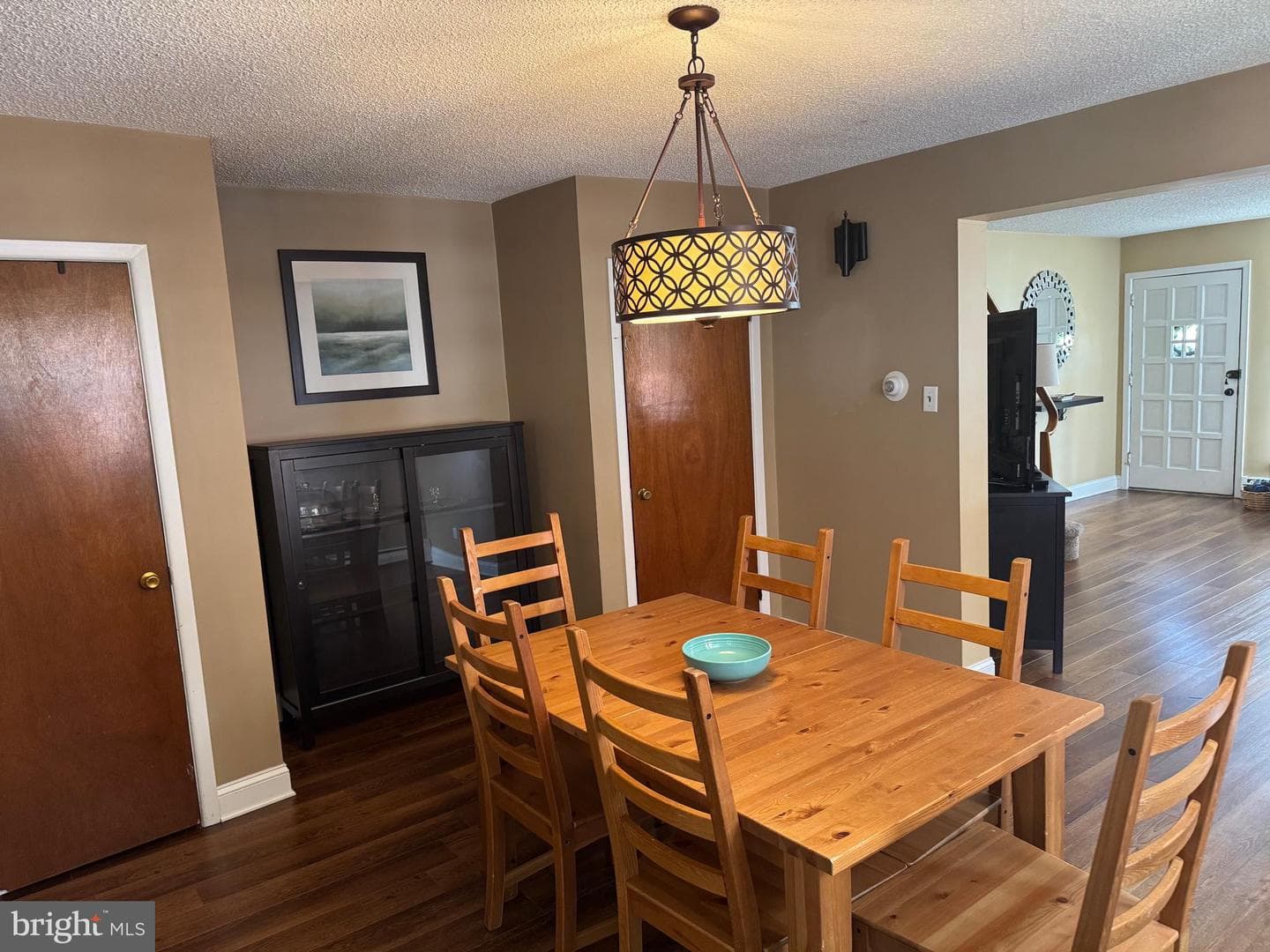 1018 Loney Street photo 6