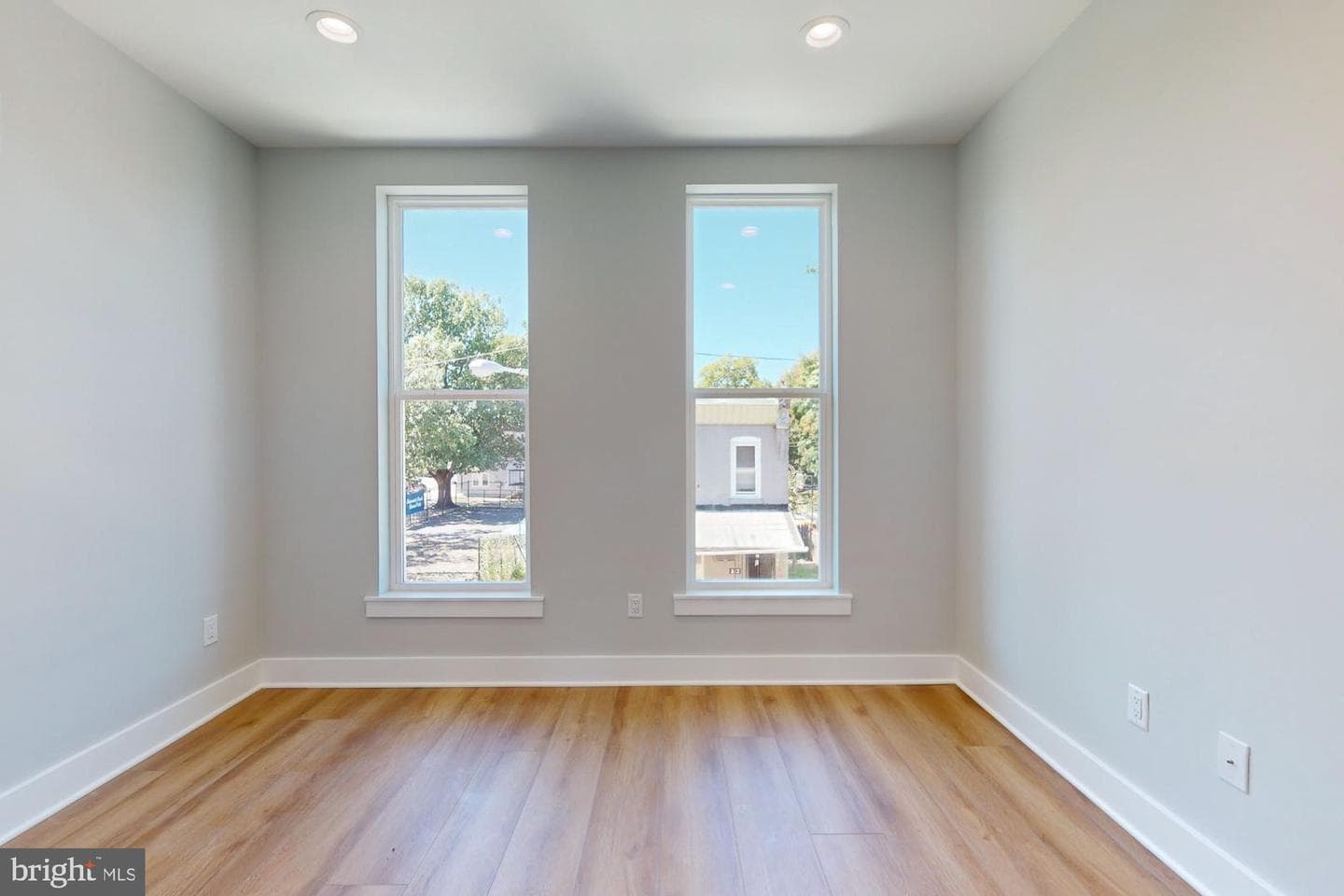 511 N Paxon Street photo 23