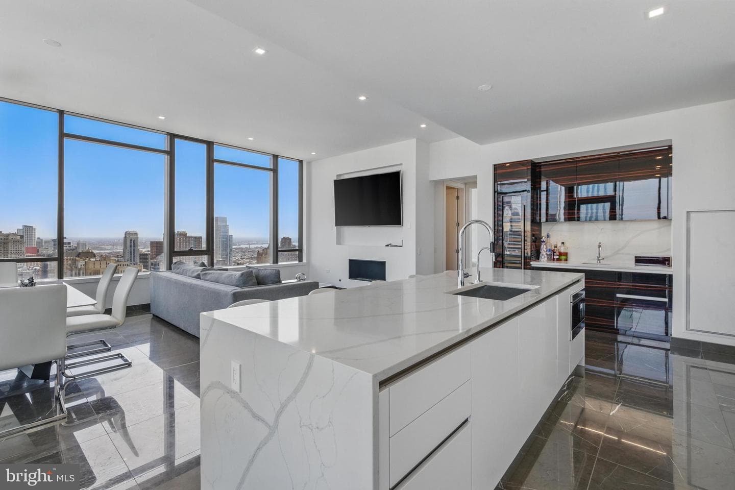 1911 Walnut St. Street #3304, Philadelphia
