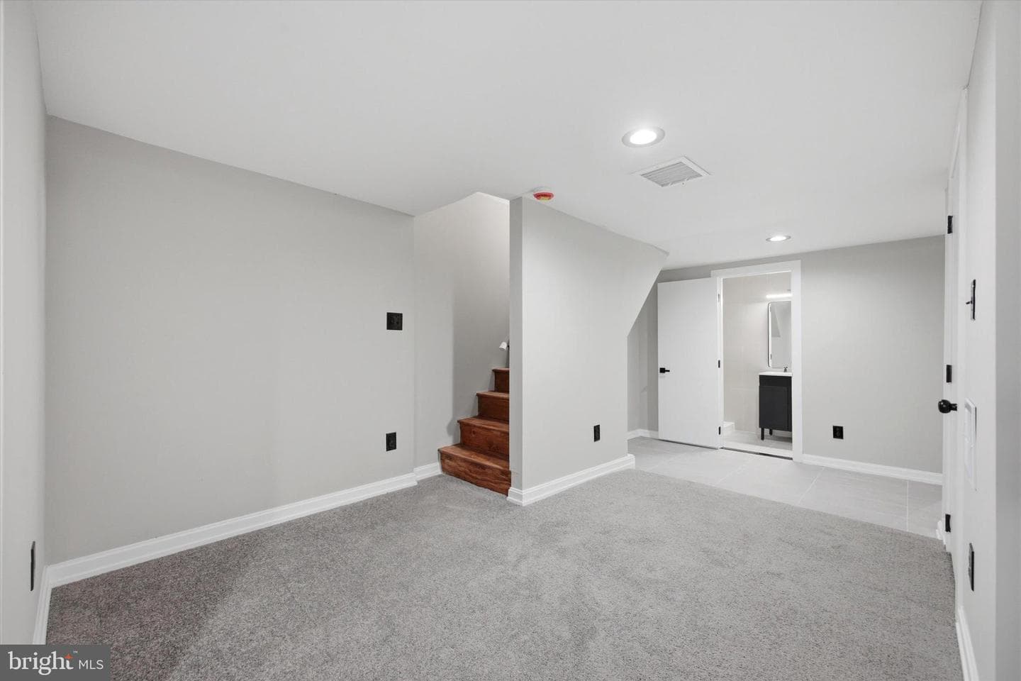 7018 Forrest Avenue photo 21