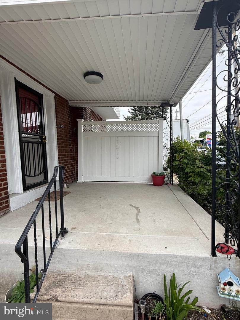 825 Rhawn Street photo 4