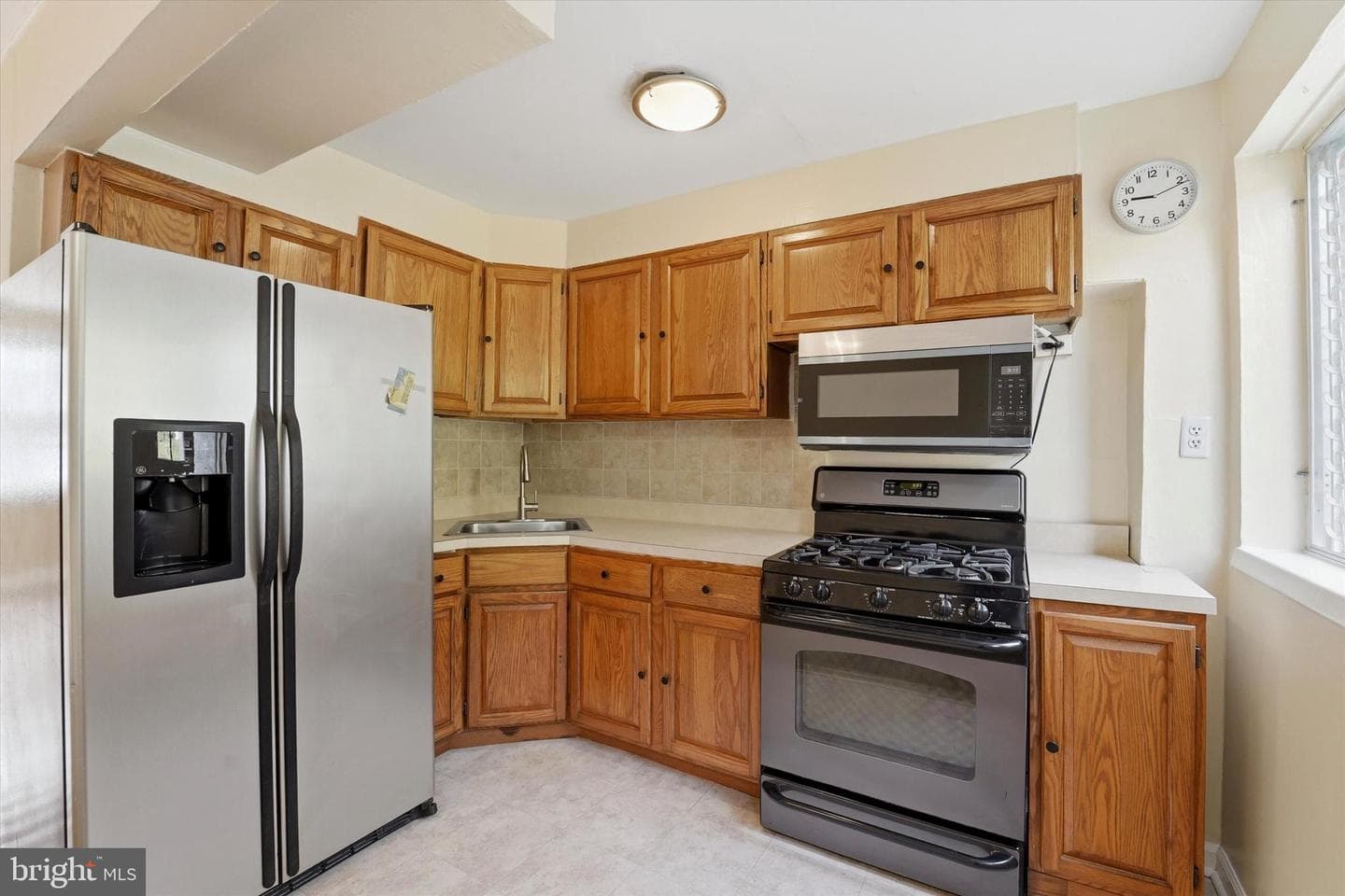 351 W Salaignac St photo 10