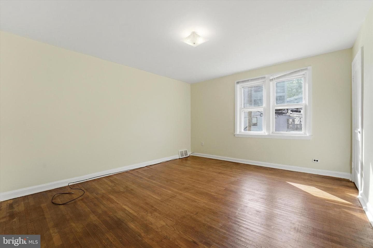 351 W Salaignac St photo 17